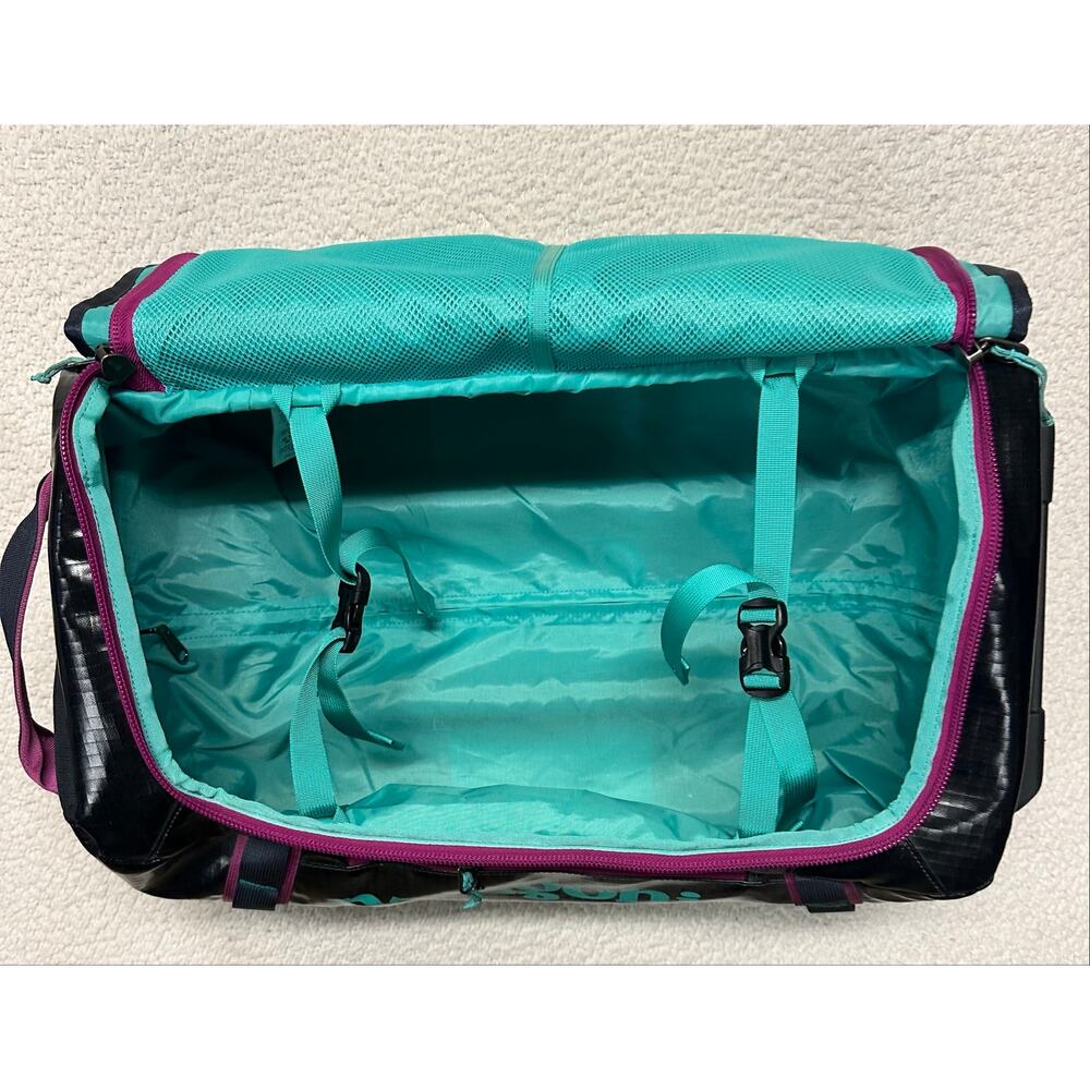 Black Hole Wheeled Duffel 40L Carry On Travel - Picture 12 of 16